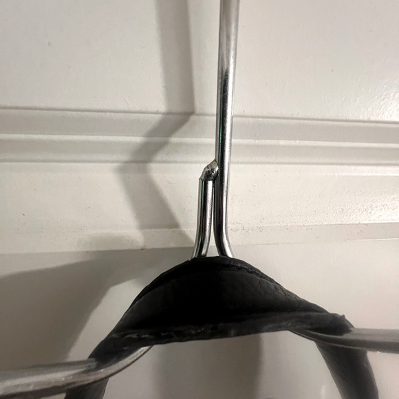 Michael Kors Large Zip Hobo Bag with Tassle - Picture 6 of 8